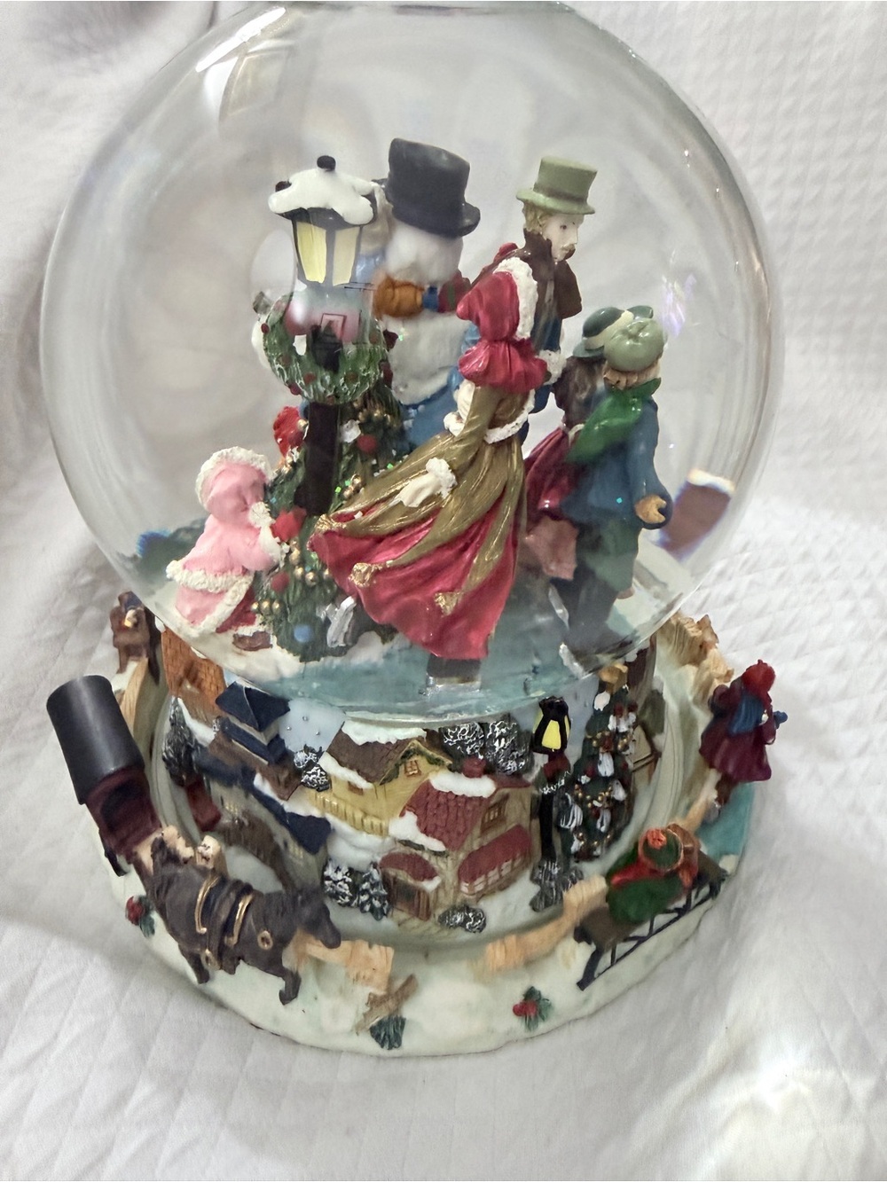 Large Animated Christmas Musical Snow Globe 7" Works. Like New! - Picture 6 of 9